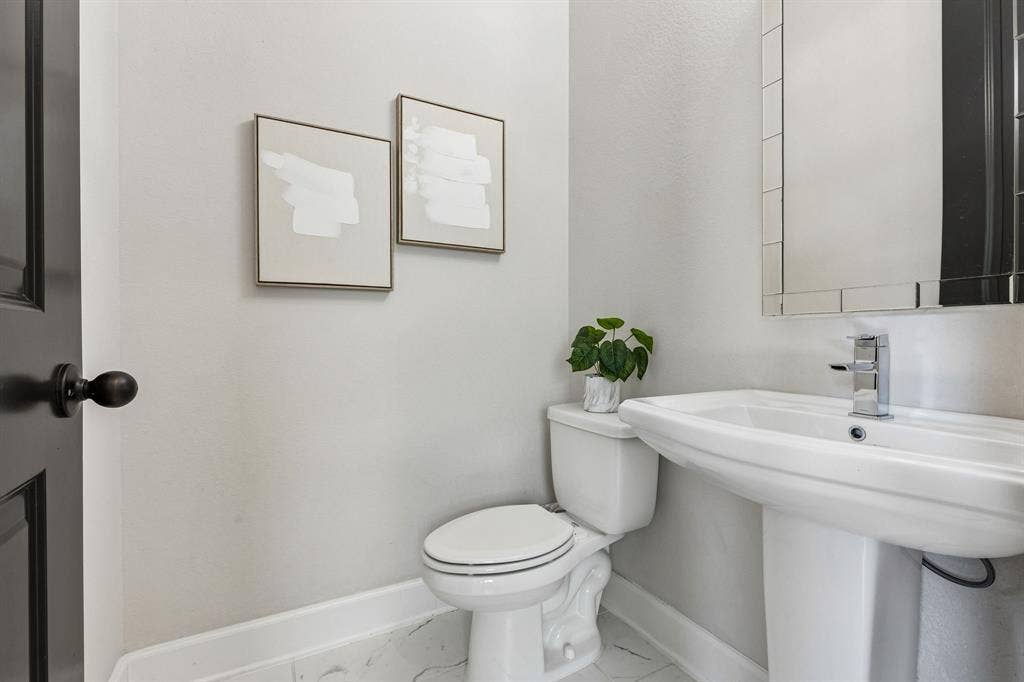 8615 Thorbrush Place, Dallas, TX 75238 8615 Thorbrush Place, Dallas, TX 75238