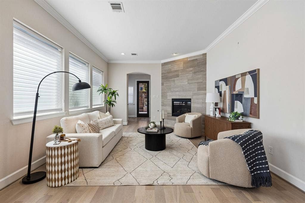 8615 Thorbrush Place, Dallas, TX 75238 8615 Thorbrush Place, Dallas, TX 75238