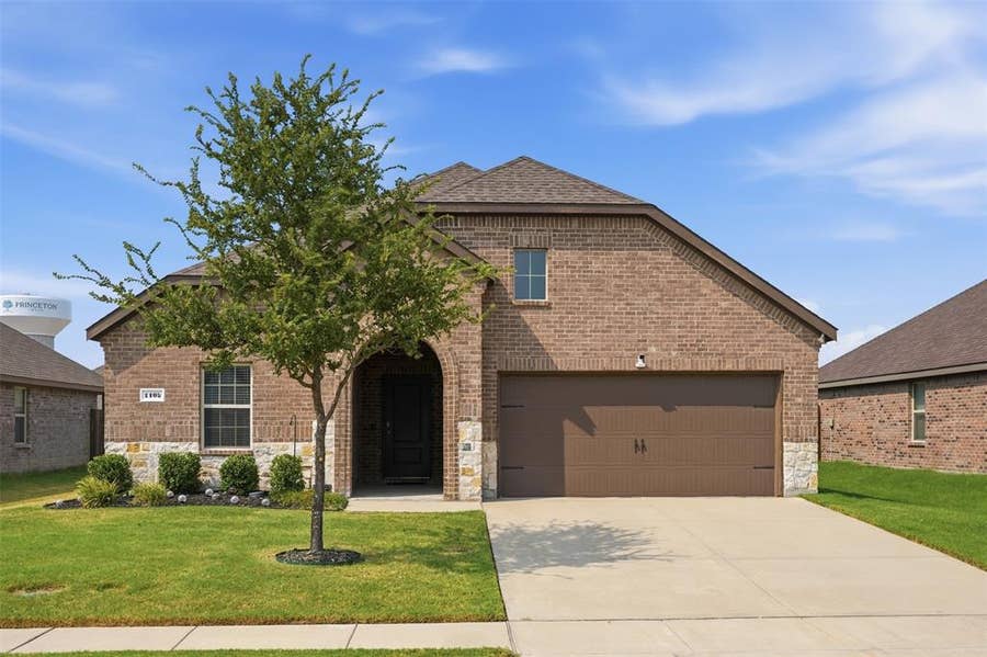 Property photo for 1102 Emerald Gate Drive, Princeton, TX