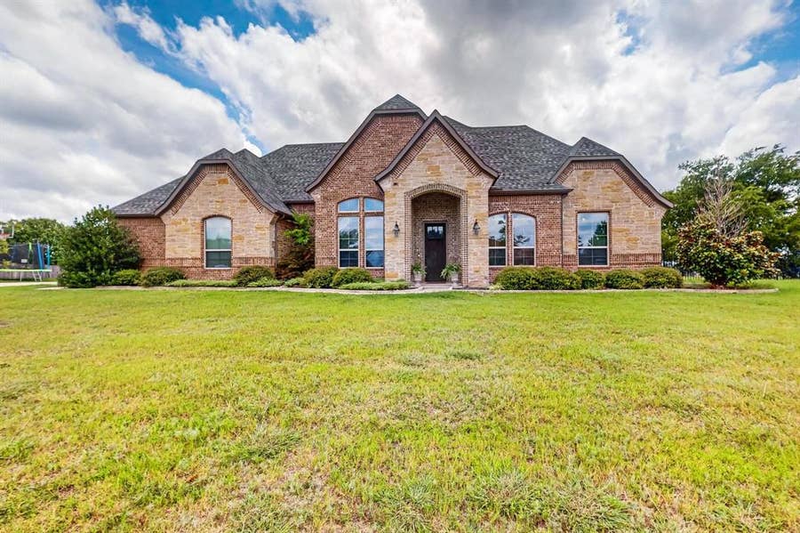 Property photo for 19121 Shortmeadow, Forney, TX