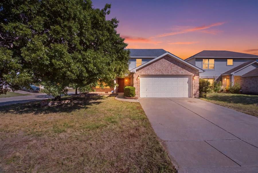 Property photo for 9856 Parkmere Drive, Fort Worth, TX