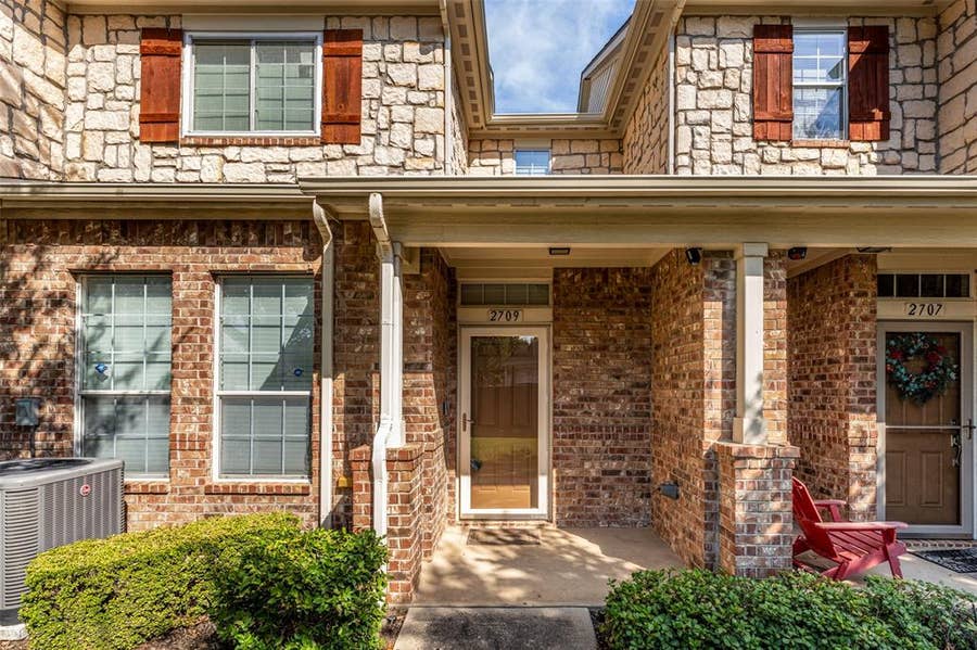 Property photo for 2709 Olympic Park Drive, Grand Prairie, TX