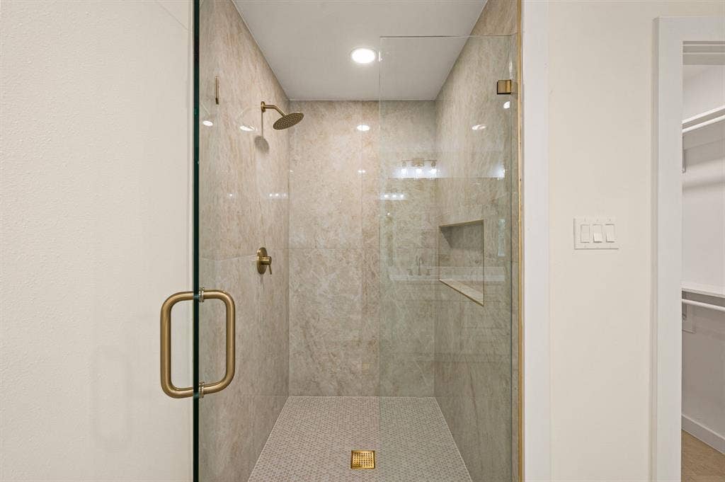1003 Summit Circle, Carrollton, TX 75006 1003 Summit Circle, Carrollton, TX 75006