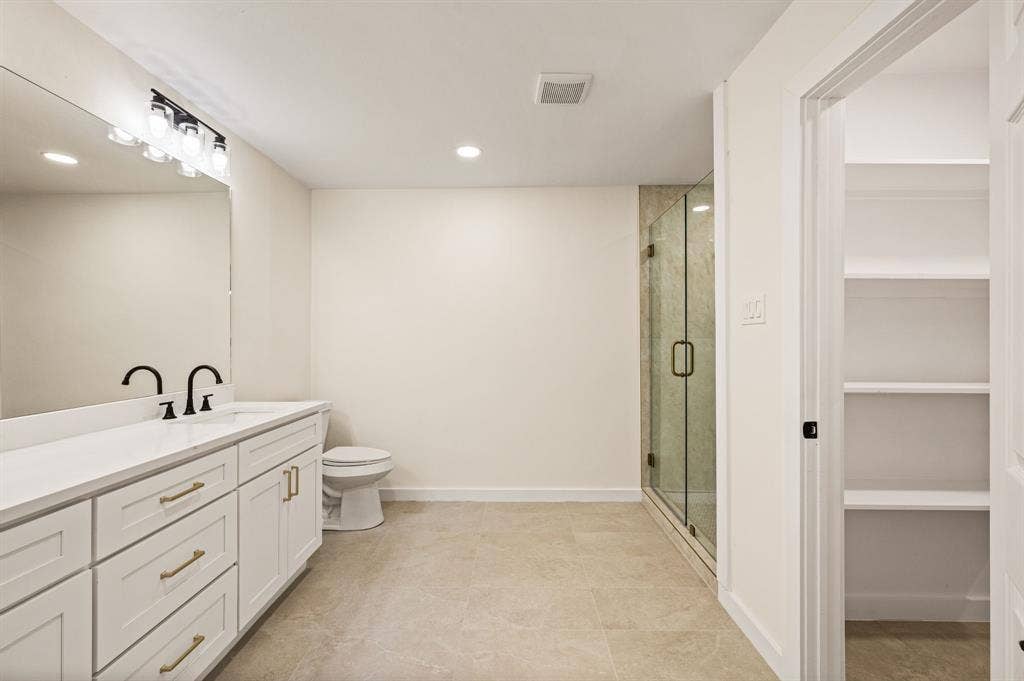 1003 Summit Circle, Carrollton, TX 75006 1003 Summit Circle, Carrollton, TX 75006