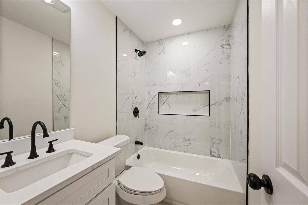 1003 Summit Circle, Carrollton, TX 75006 1003 Summit Circle, Carrollton, TX 75006