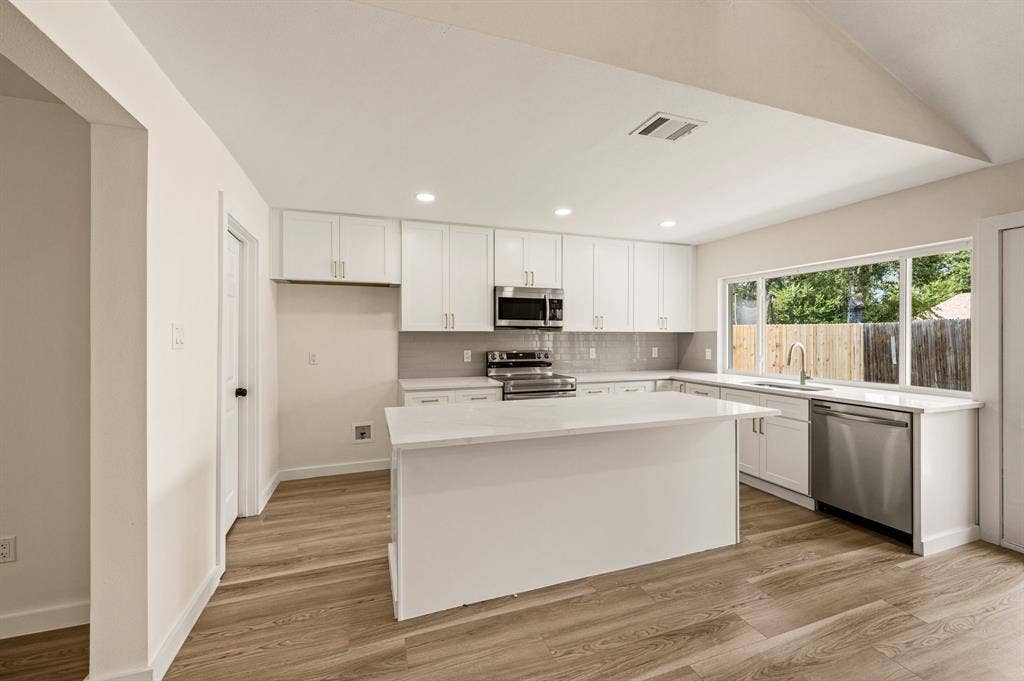 1003 Summit Circle, Carrollton, TX 75006 1003 Summit Circle, Carrollton, TX 75006