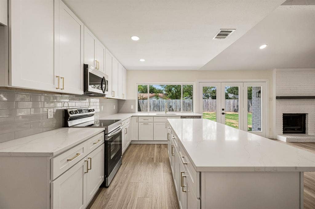 1003 Summit Circle, Carrollton, TX 75006 1003 Summit Circle, Carrollton, TX 75006