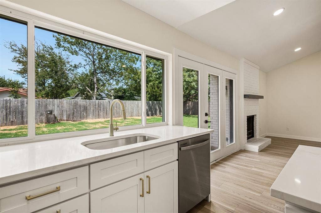 1003 Summit Circle, Carrollton, TX 75006 1003 Summit Circle, Carrollton, TX 75006