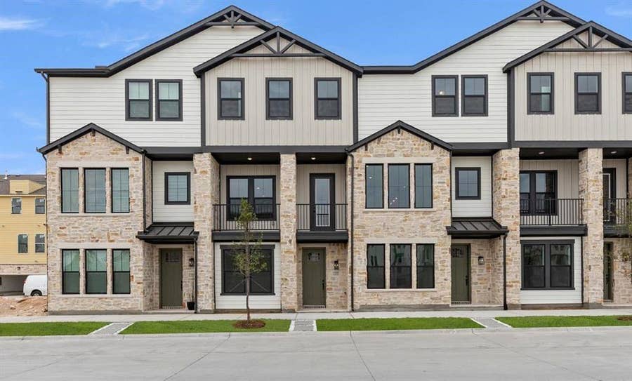 Property photo for 1008 Comfort Drive, Plano, TX