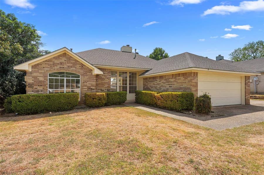 Property photo for 419 Strata Drive, Denton, TX