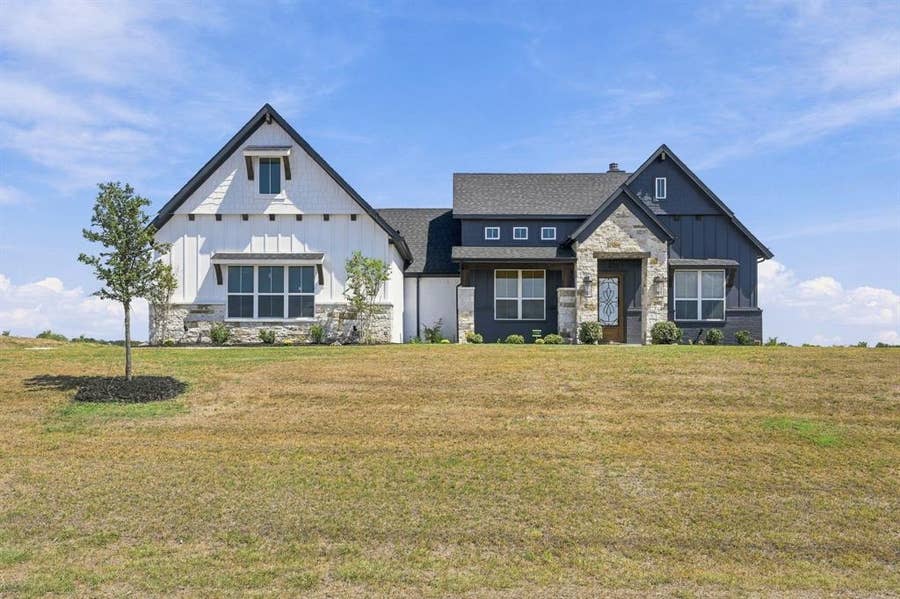 Property photo for 251 Marie Lane, Waxahachie, TX