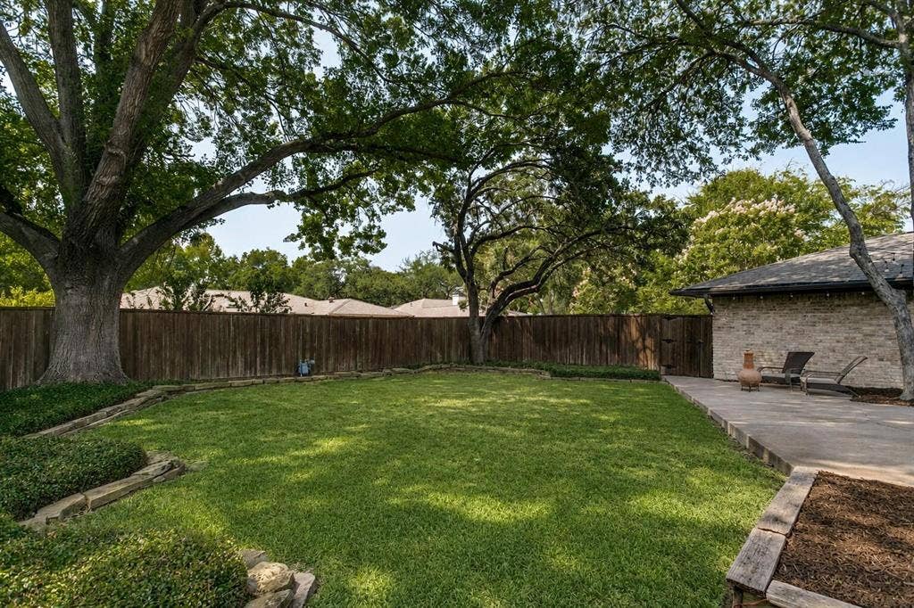 2736 Grandview Drive, Plano, TX 75075 2736 Grandview Drive, Plano, TX 75075
