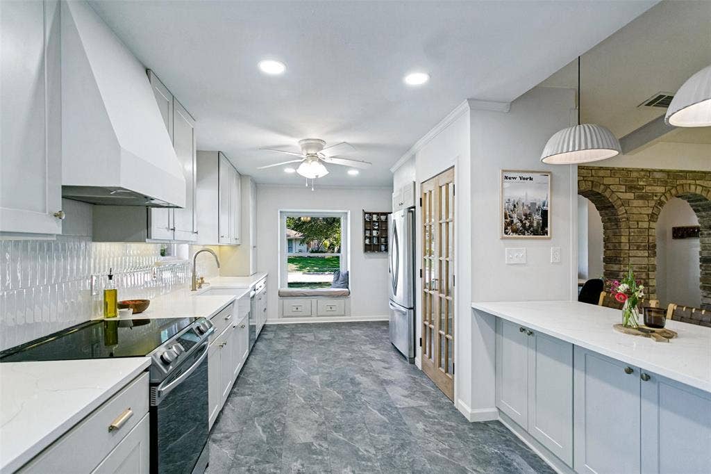 2736 Grandview Drive, Plano, TX 75075 2736 Grandview Drive, Plano, TX 75075