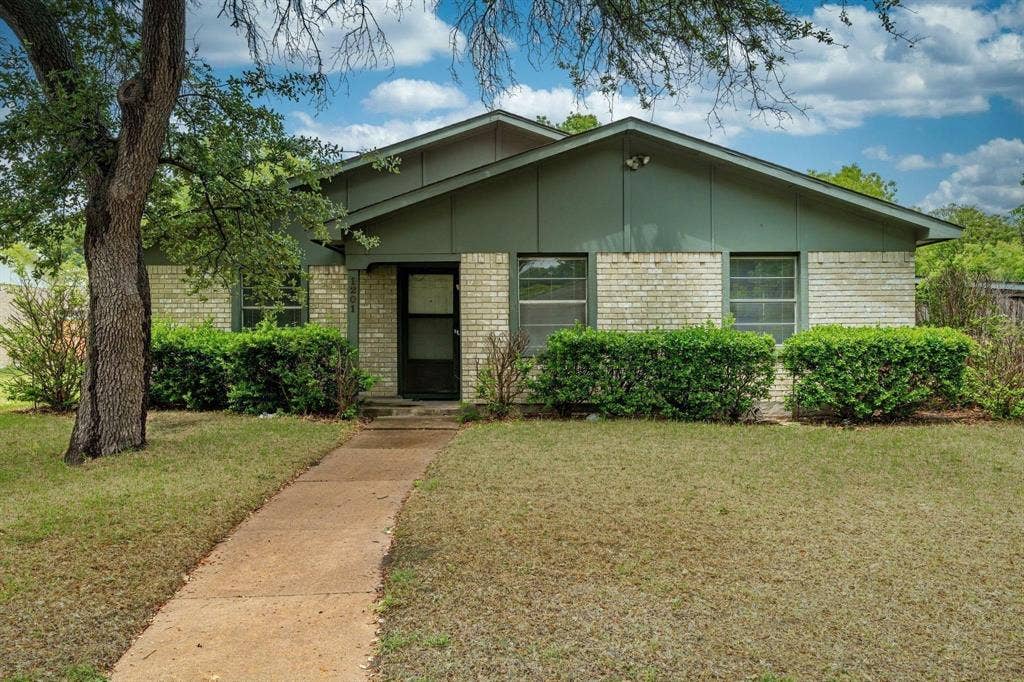 1201 Whitehall Drive, Plano, TX 75023 1201 Whitehall Drive, Plano, TX 75023
