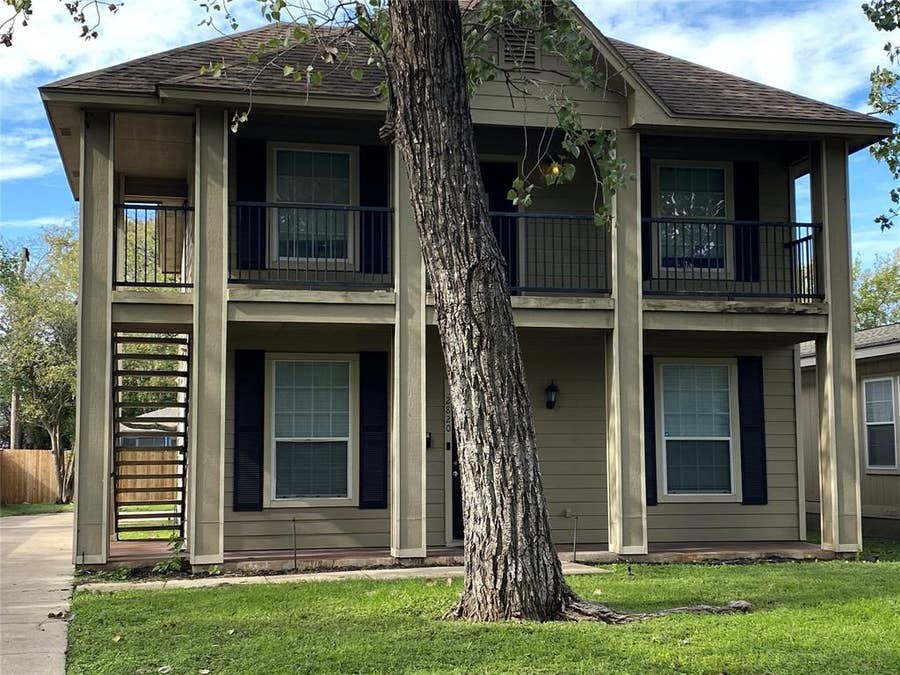 Property photo for 2822 Livingston Avenue, Fort Worth, TX