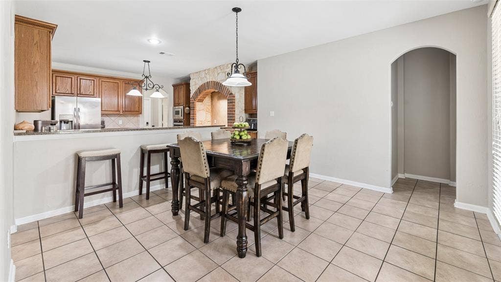 1301 Bramble Lane, Mansfield, TX 76063