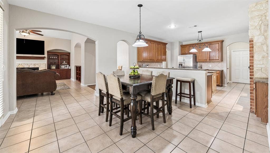 1301 Bramble Lane, Mansfield, TX 76063