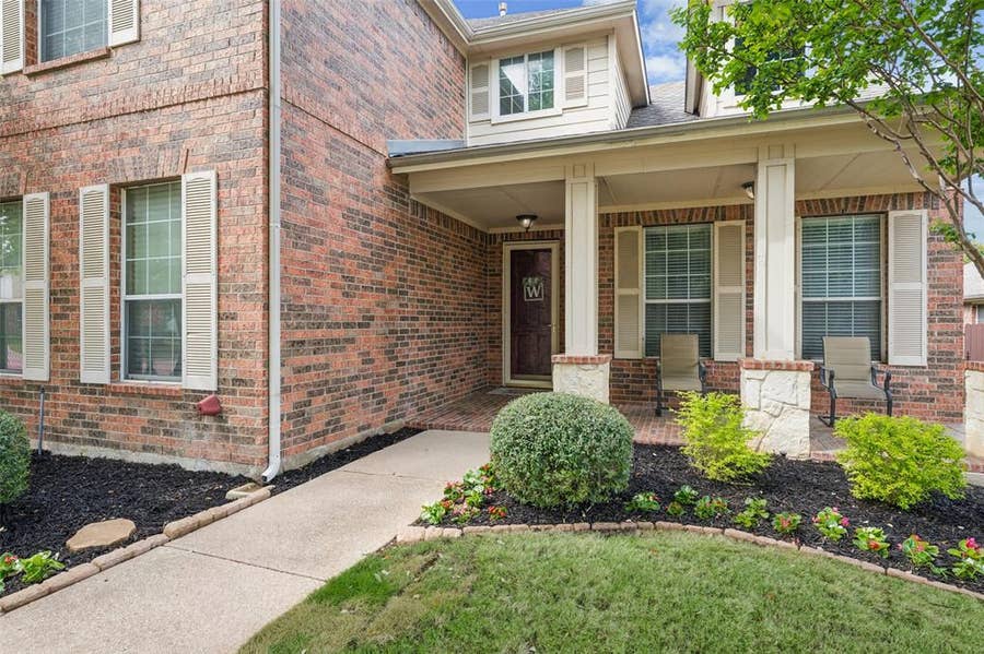 Property photo for 1301 Bramble Lane, Mansfield, TX