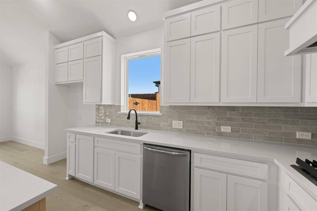 1610 Whisperwood- Kitchen-4