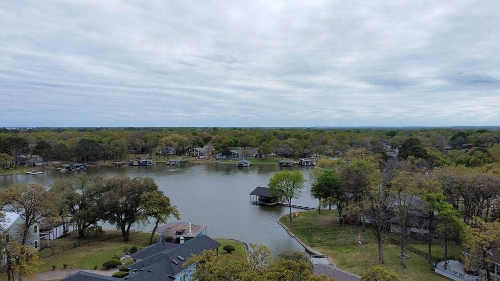 2052 Kanakoa Dr North, Tool, TX 75143 2052 Kanakoa Dr North, Tool, TX 75143