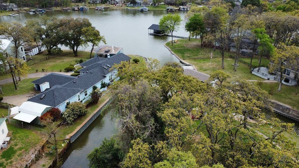 2052 Kanakoa Dr North, Tool, TX 75143 2052 Kanakoa Dr North, Tool, TX 75143