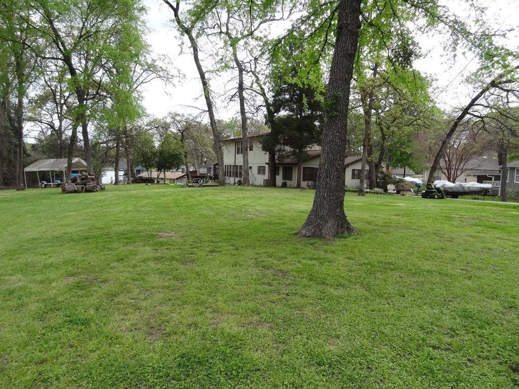 2052 Kanakoa Dr North, Tool, TX 75143 2052 Kanakoa Dr North, Tool, TX 75143