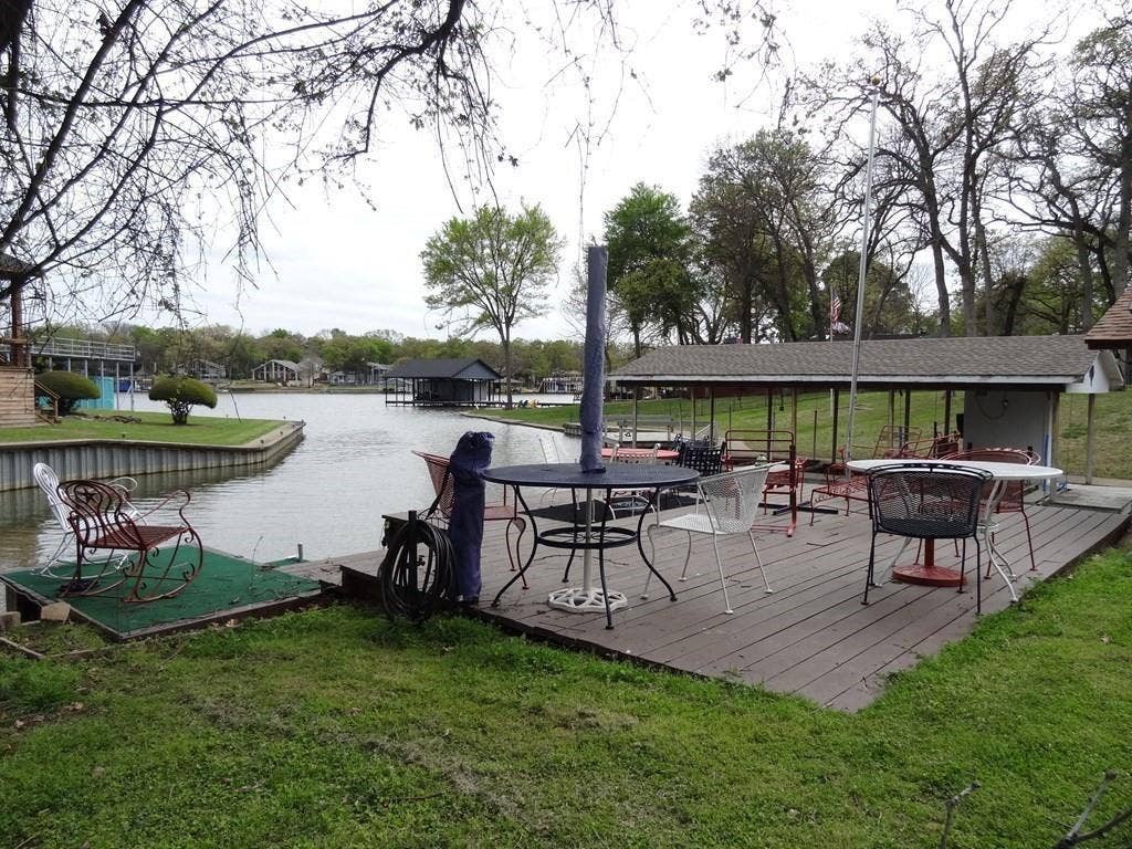 2052 Kanakoa Dr North, Tool, TX 75143 2052 Kanakoa Dr North, Tool, TX 75143