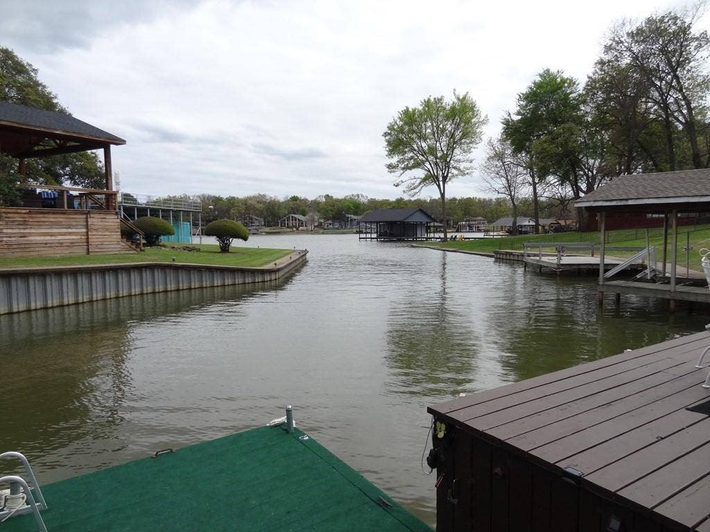 2052 Kanakoa Dr North, Tool, TX 75143 2052 Kanakoa Dr North, Tool, TX 75143