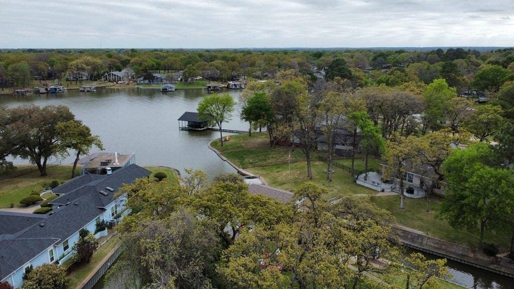 2052 Kanakoa Dr North, Tool, TX 75143 2052 Kanakoa Dr North, Tool, TX 75143