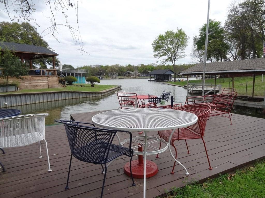 2052 Kanakoa Dr North, Tool, TX 75143 2052 Kanakoa Dr North, Tool, TX 75143