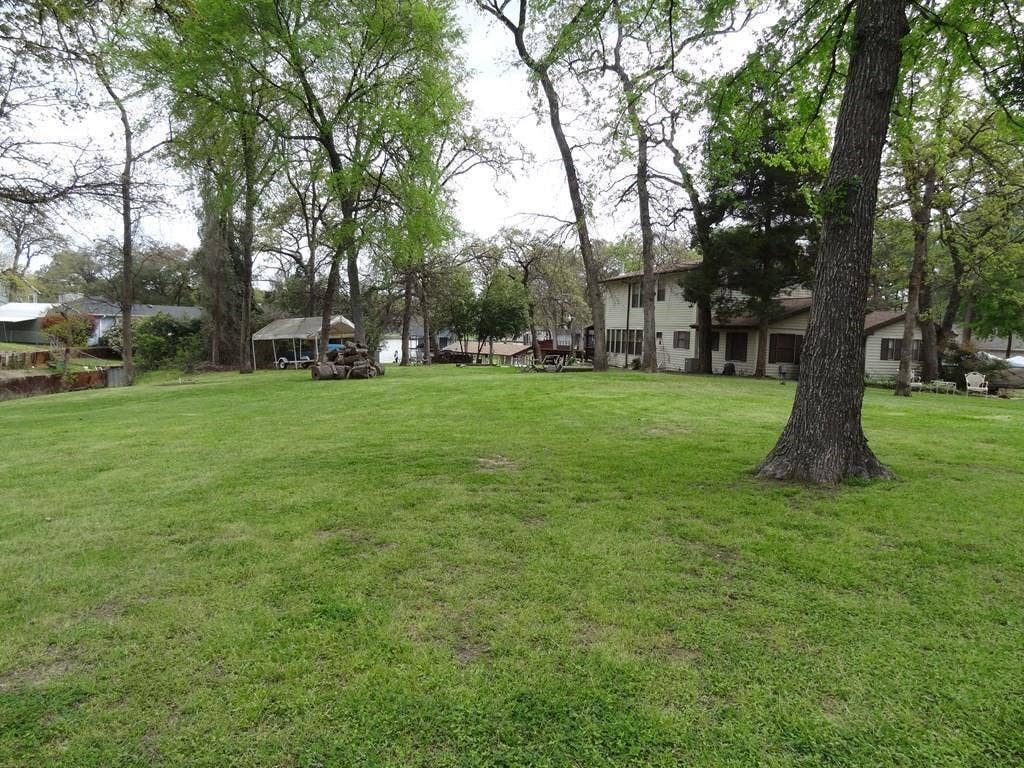 2052 Kanakoa Dr North, Tool, TX 75143 2052 Kanakoa Dr North, Tool, TX 75143