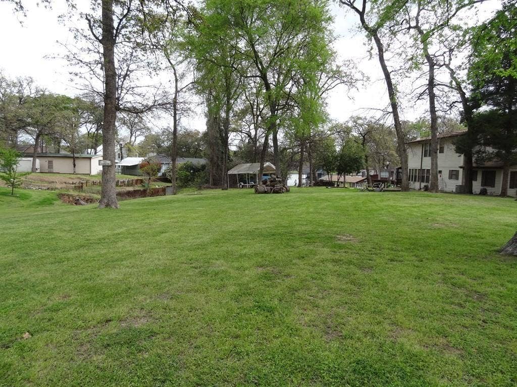 2052 Kanakoa Dr North, Tool, TX 75143 2052 Kanakoa Dr North, Tool, TX 75143