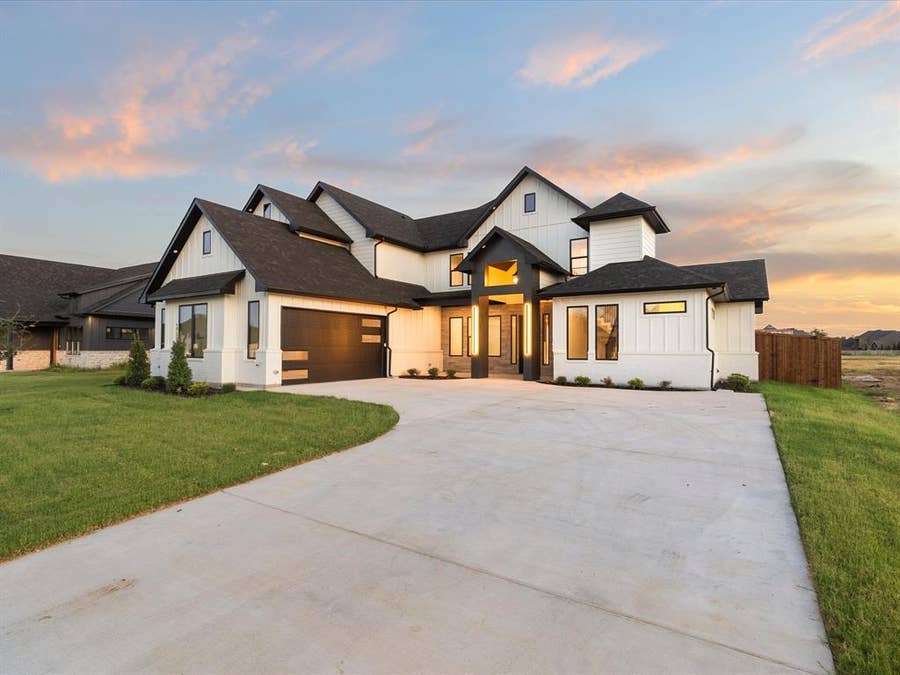 Property photo for 2025 Nichole Boulevard, Pottsboro, TX