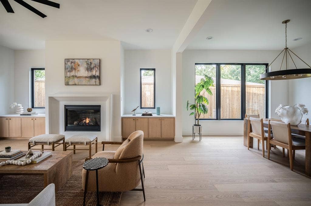 9011 Livenshire Drive, Dallas, TX 75238 9011 Livenshire Drive, Dallas, TX 75238