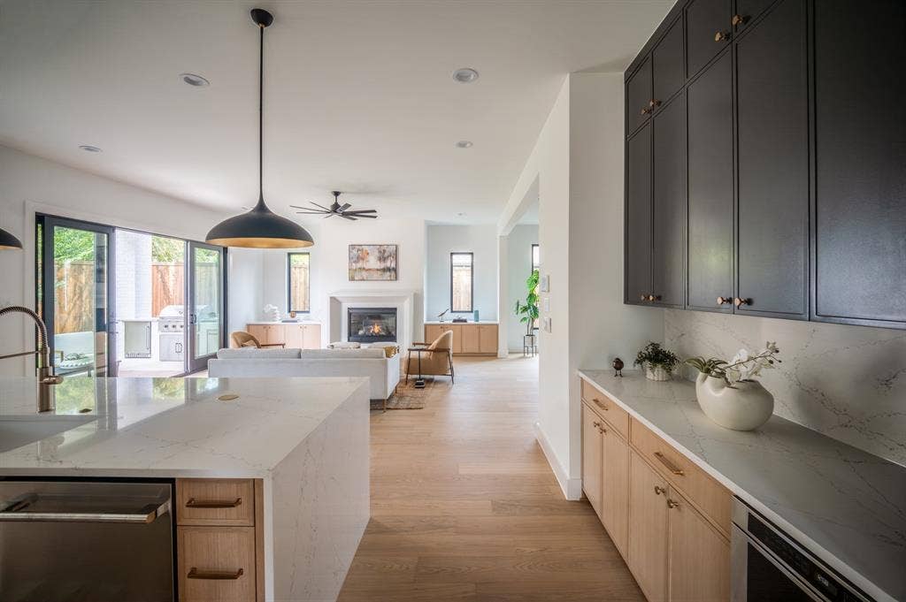 9011 Livenshire Drive, Dallas, TX 75238 9011 Livenshire Drive, Dallas, TX 75238