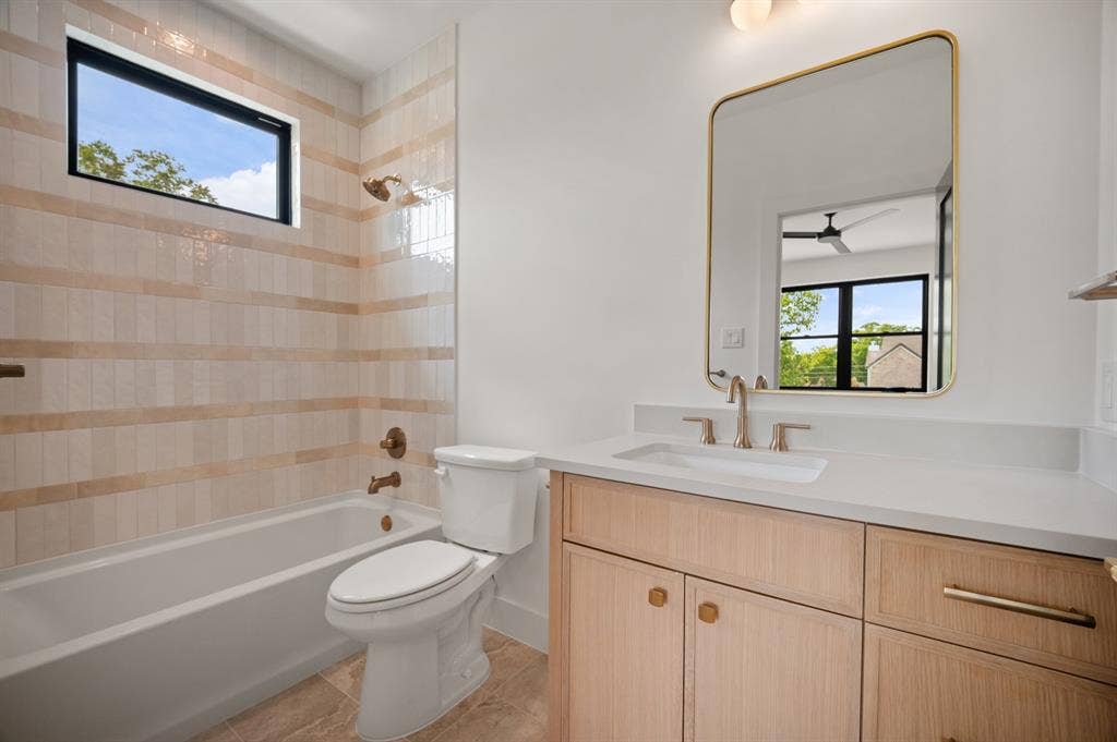 9011 Livenshire Drive, Dallas, TX 75238 9011 Livenshire Drive, Dallas, TX 75238
