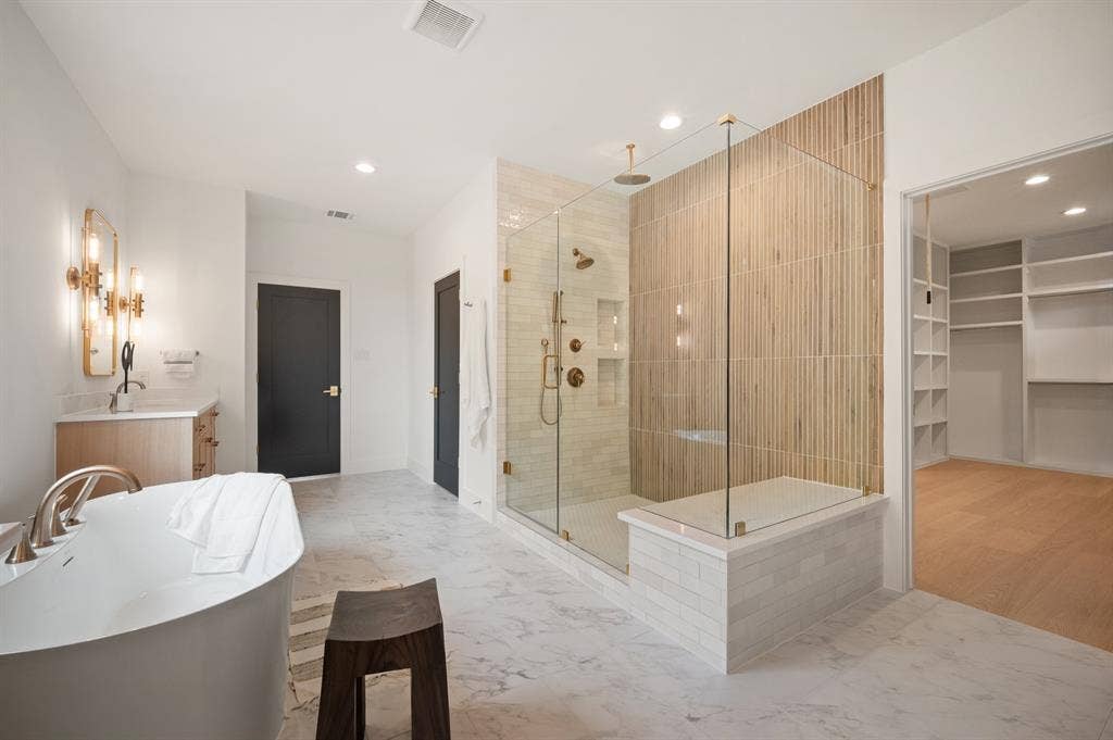 9011 Livenshire Drive, Dallas, TX 75238 9011 Livenshire Drive, Dallas, TX 75238