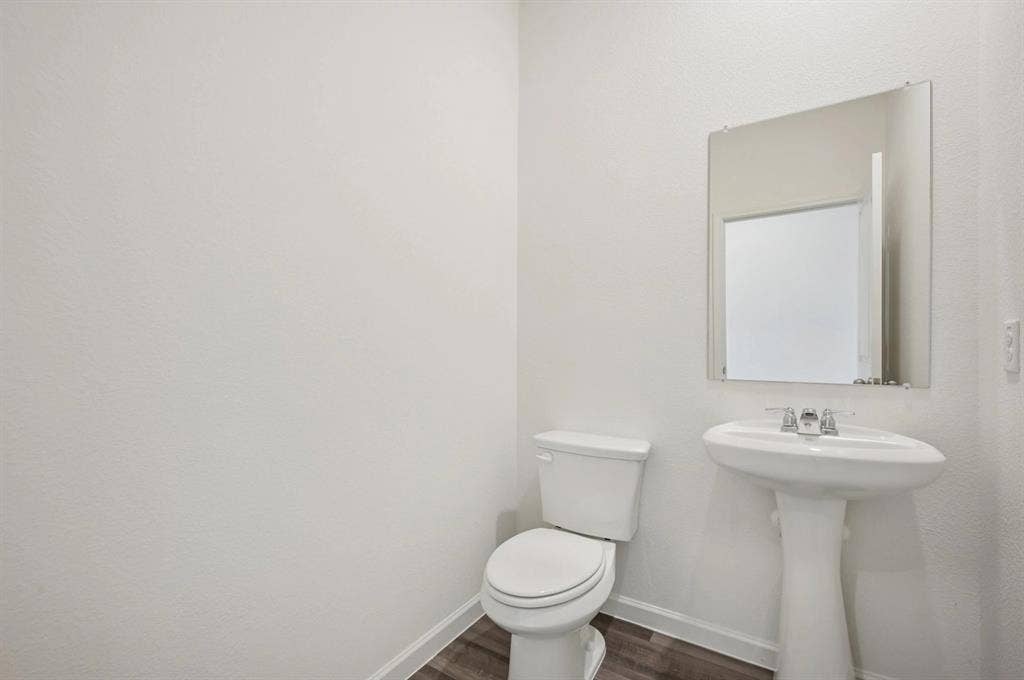 936 Penrose Drive, Cedar Hill, TX 75104 Rayne The Rayne Powder Bath