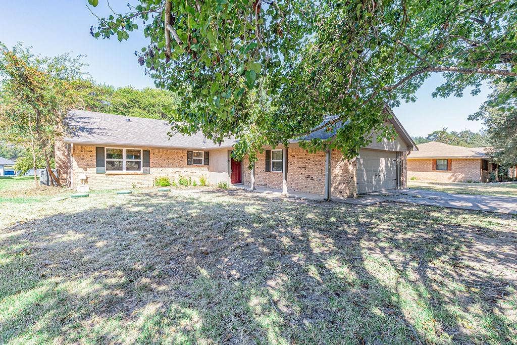 542 Arrowwood Beach Road, Trinidad, TX 75163 542 Arrowwood Beach Road, Trinidad, TX 75163
