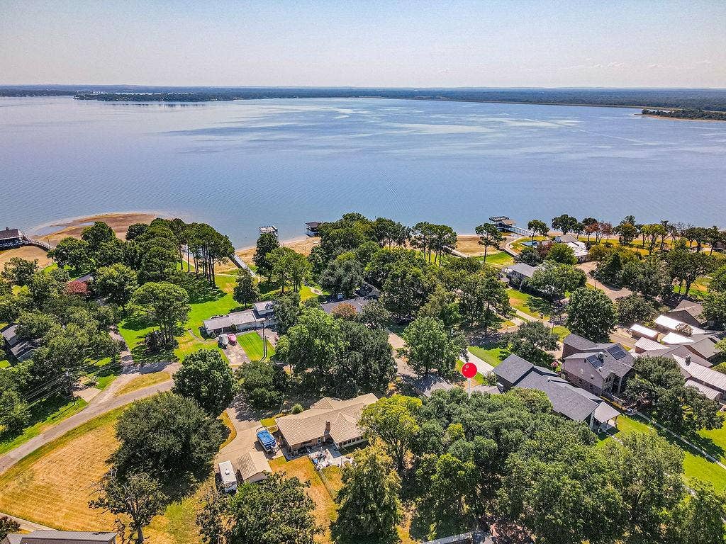 542 Arrowwood Beach Road, Trinidad, TX 75163 542 Arrowwood Beach Road, Trinidad, TX 75163