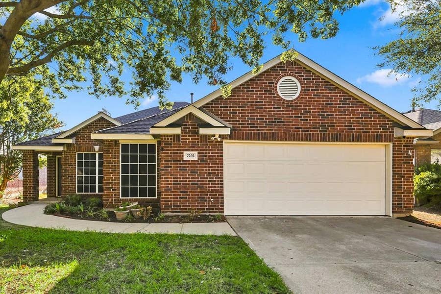 Property photo for 7202 Hillshire Lane, Sachse, TX