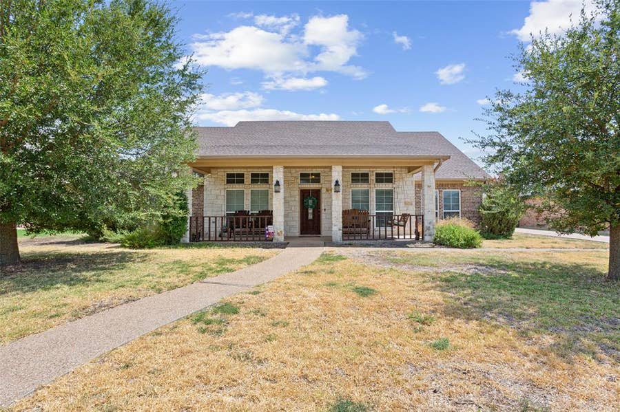 Property photo for 104 Claudette, Hewitt, TX