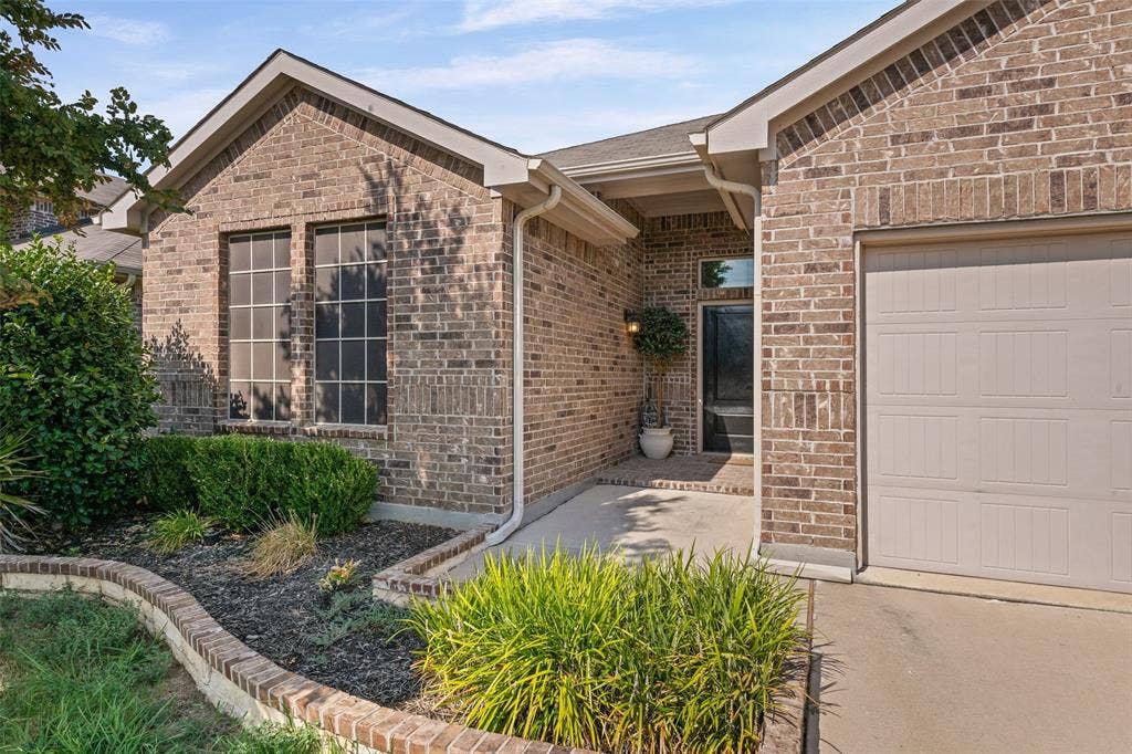 15852 Back Nine Road, Fort Worth, TX 76177