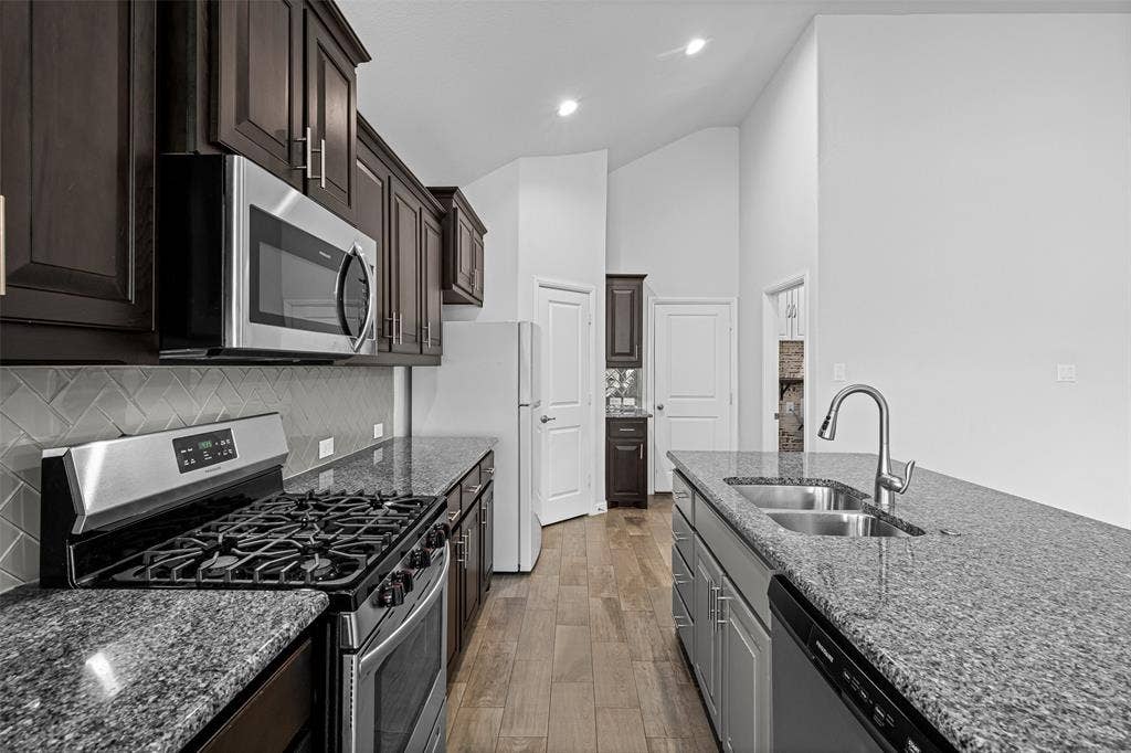 15852 Back Nine Road, Fort Worth, TX 76177