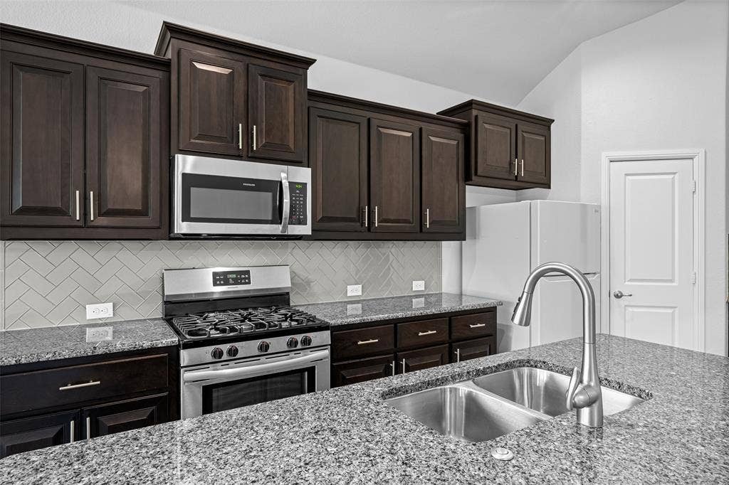 15852 Back Nine Road, Fort Worth, TX 76177