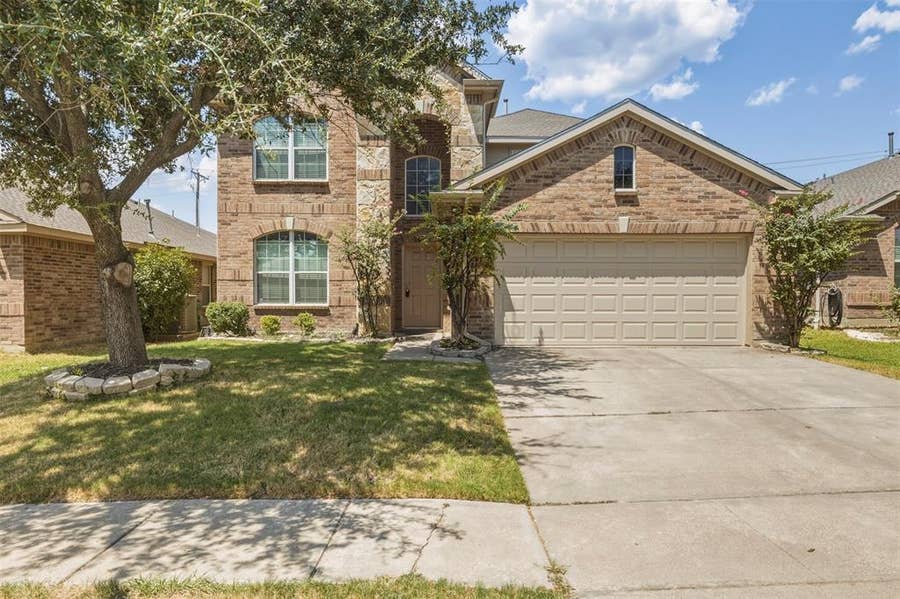 Property photo for 507 Moonrise Drive, Arlington, TX