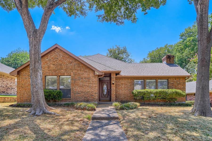 Property photo for 806 Royal Birkdale Drive, Garland, TX