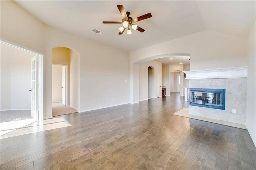 231 Frontier Drive, Waxahachie, TX 75167 231 Frontier Drive, Waxahachie, TX 75167