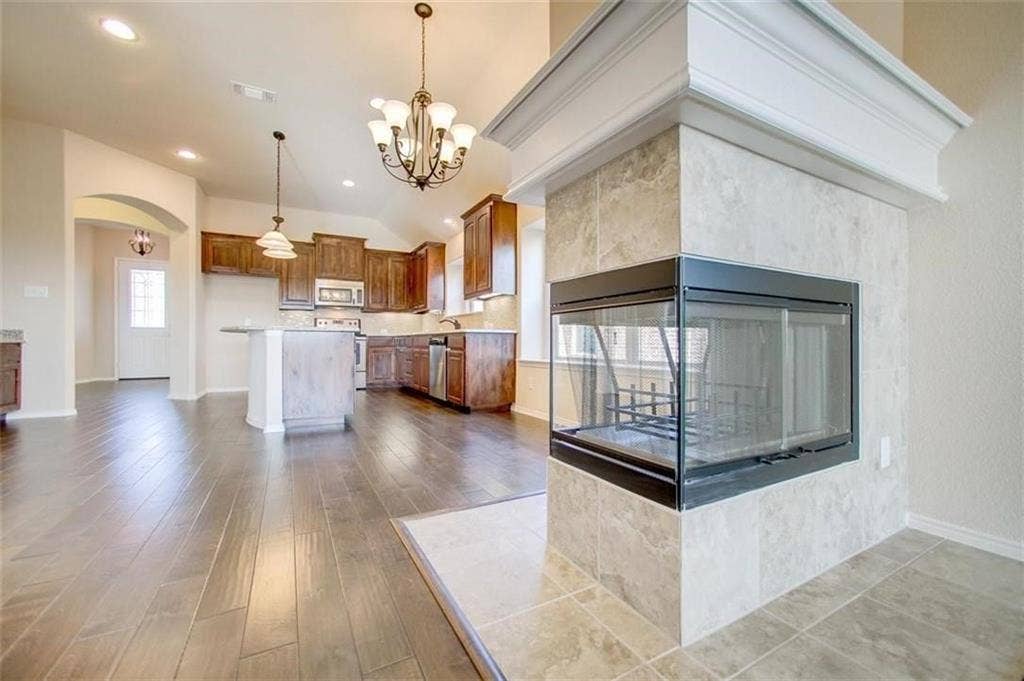 231 Frontier Drive, Waxahachie, TX 75167 231 Frontier Drive, Waxahachie, TX 75167