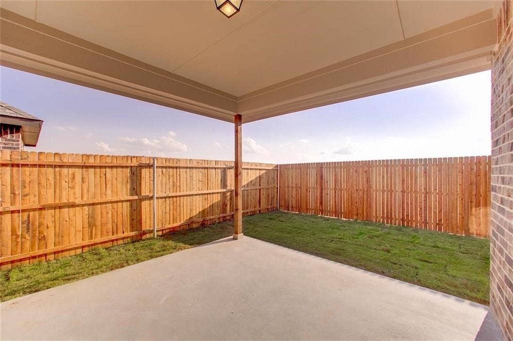 231 Frontier Drive, Waxahachie, TX 75167 231 Frontier Drive, Waxahachie, TX 75167